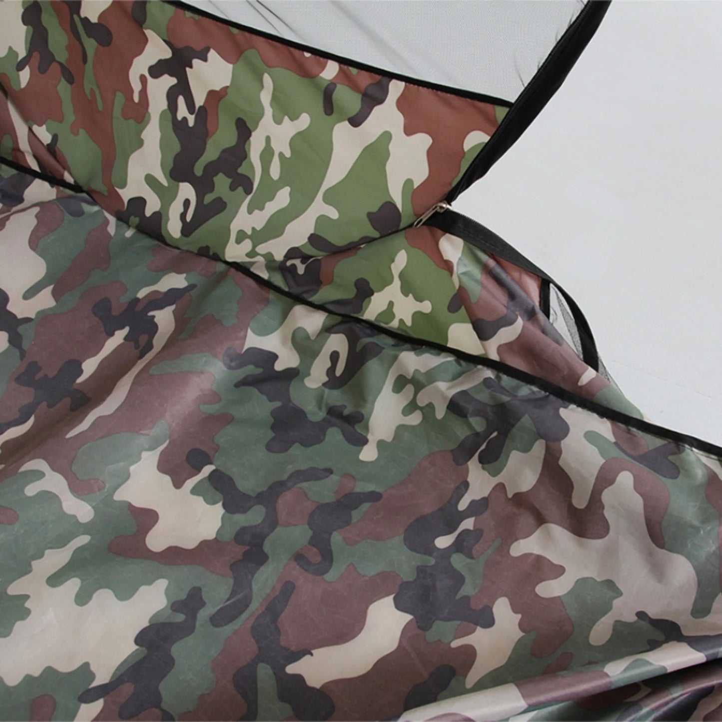 Comfortable, Durable, and Portable Outdoor Camping Hammock - Ideal for Tranquil and Undisturbed Nights Sleep in the Great Outdo